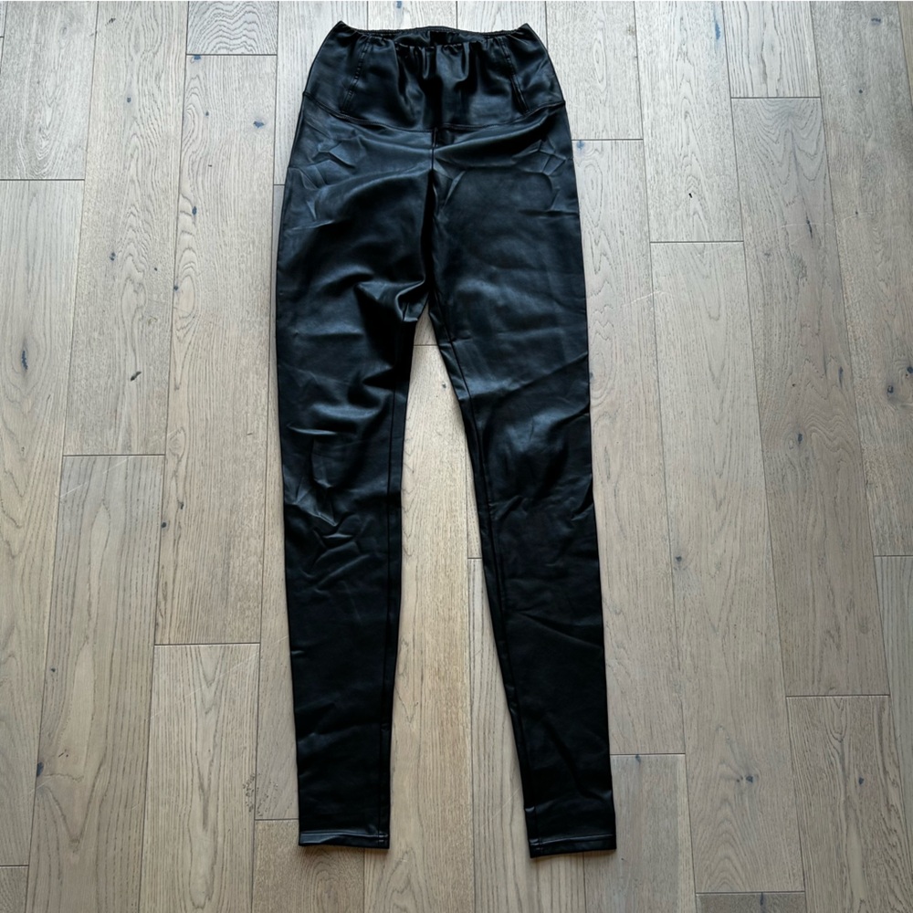 Aritzia Wilfred Free Black Leggings Faux Leather Size S